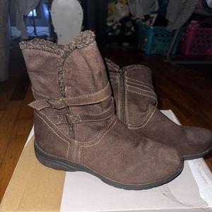 Earth Shoes Boots